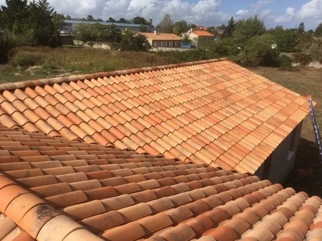 couverture-menuiserie-charpente-ossature-extension-dtoits86-poitiers-86 (1) Réalisation de couverture par Dtoits86, entreprise de couverture à Poitiers