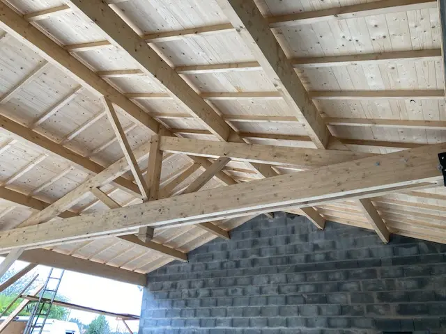 realisation-charpentes-dtoits86-entreprise-couverture-poitiers (4) Réalisation de charpente par Dtoits86, entreprise de couverture à Poitiers