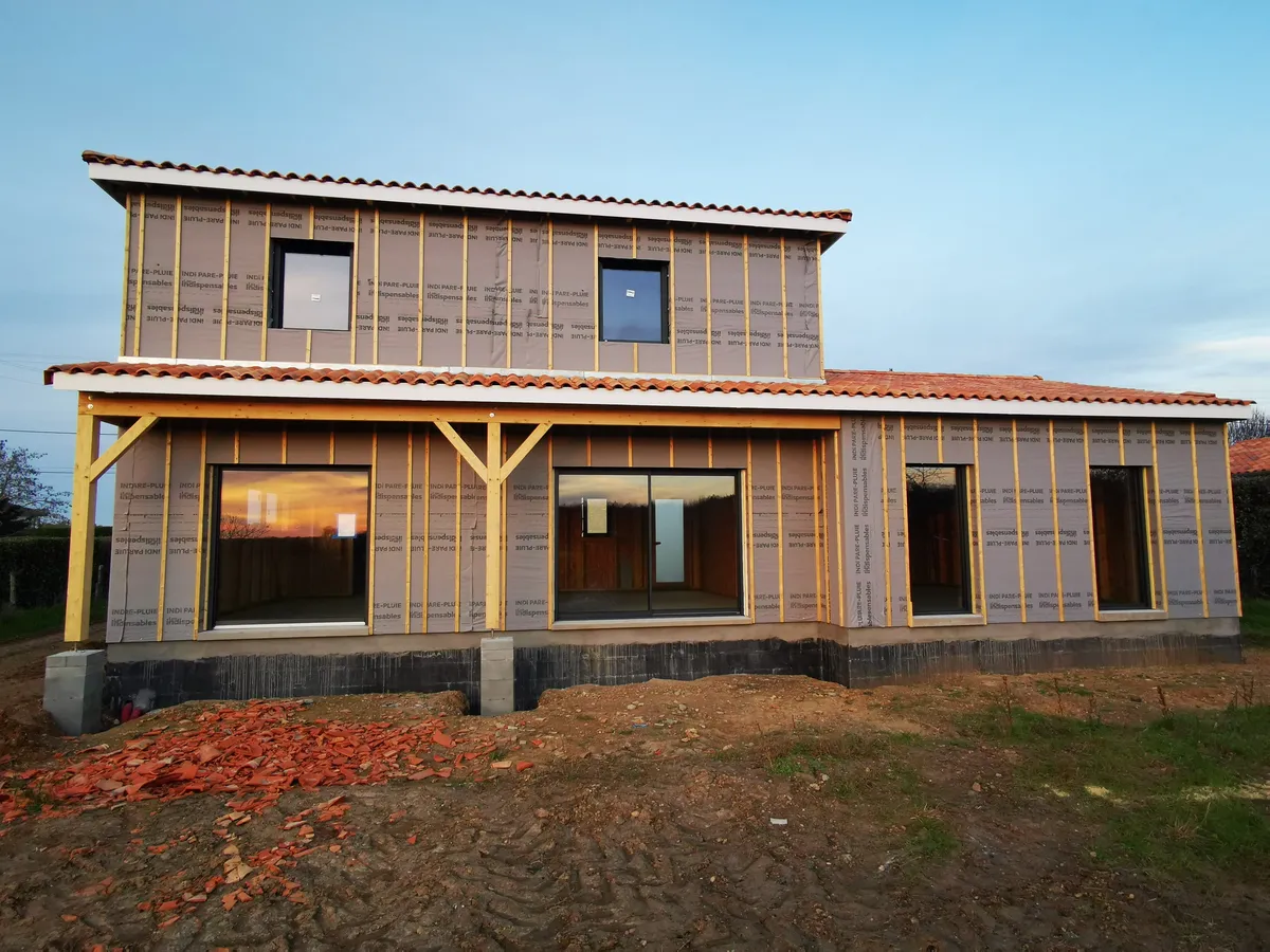 Réalisation de maisons ossature bois par Dtoits86, entreprise de couverture à Poitiers