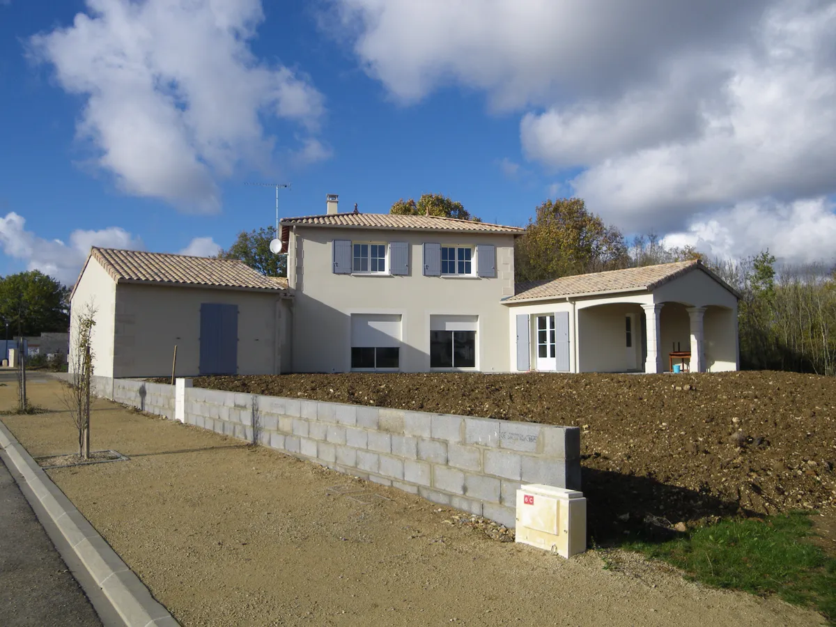Réalisation de maisons par Dtoits86, entreprise de couverture à Poitiers