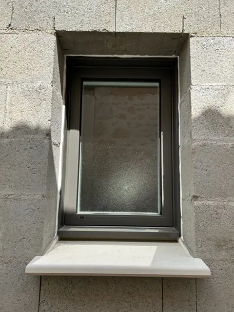 Réalisation de menuiserie extérieure par Dtoits86, entreprise de couverture à Poitiers