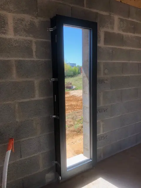 Réalisation de menuiserie extérieure par Dtoits86, entreprise de couverture à Poitiers