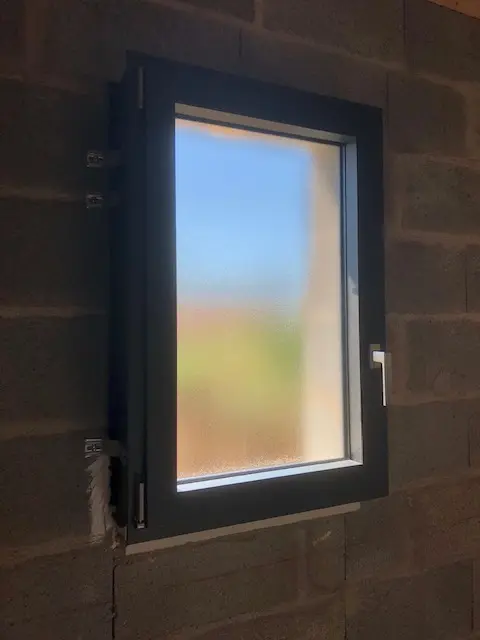 Réalisation de menuiserie extérieure par Dtoits86, entreprise de couverture à Poitiers